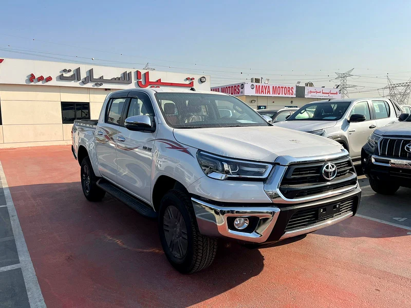 TOYOTA HILUX SR5 2.7 AT WITH PUSH START WHITE 202563147688660739112