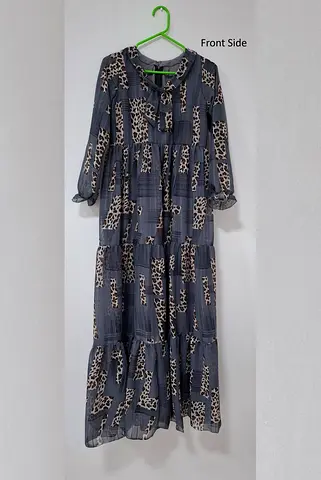 Printed ruffled chiffon long dress. medium size