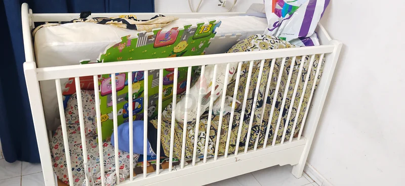 Baby Crib with bed for sale63206393046145112