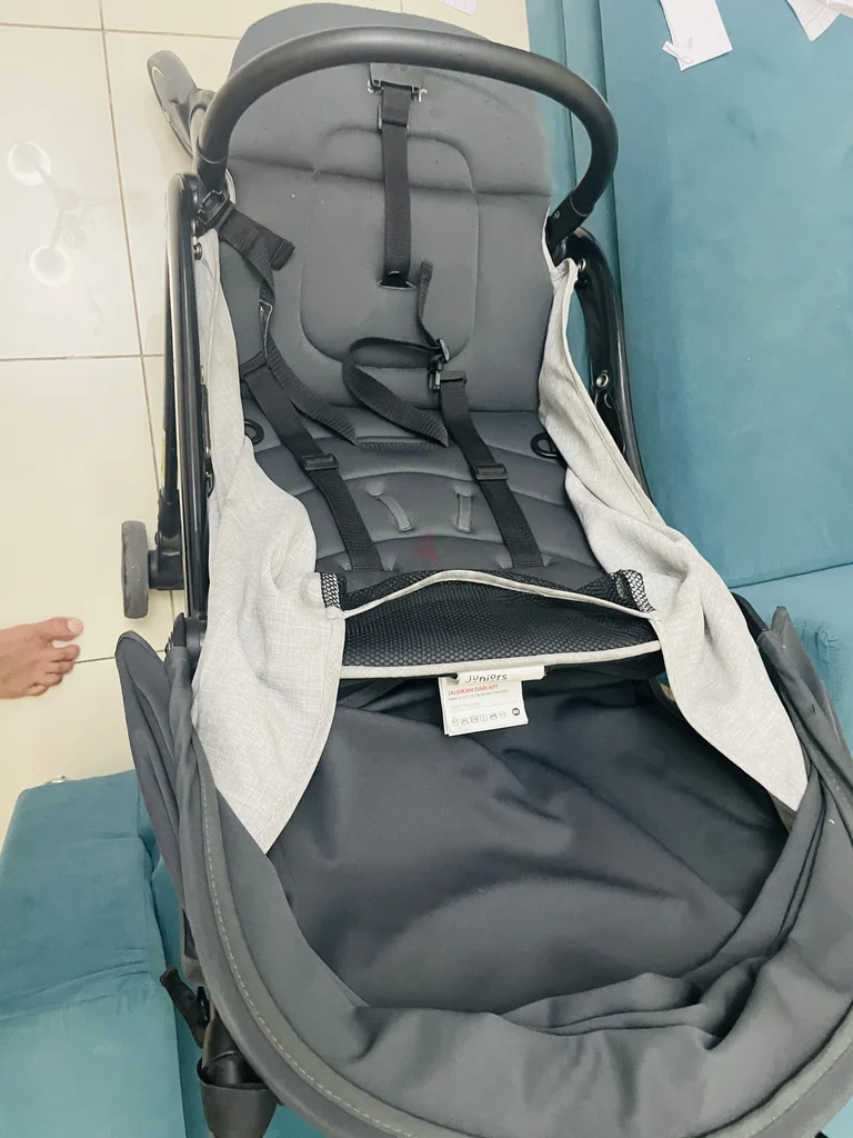 عربة أطفال مع مقعد سيارة متوفرة62865809737347113