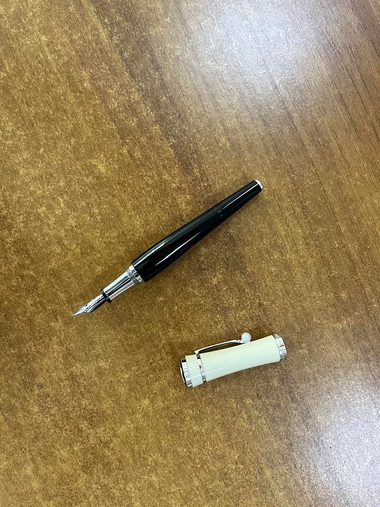 MONTBLANC FOUNTAIN PEN LIMITED EDITION GRETA GARBO63224832102274111