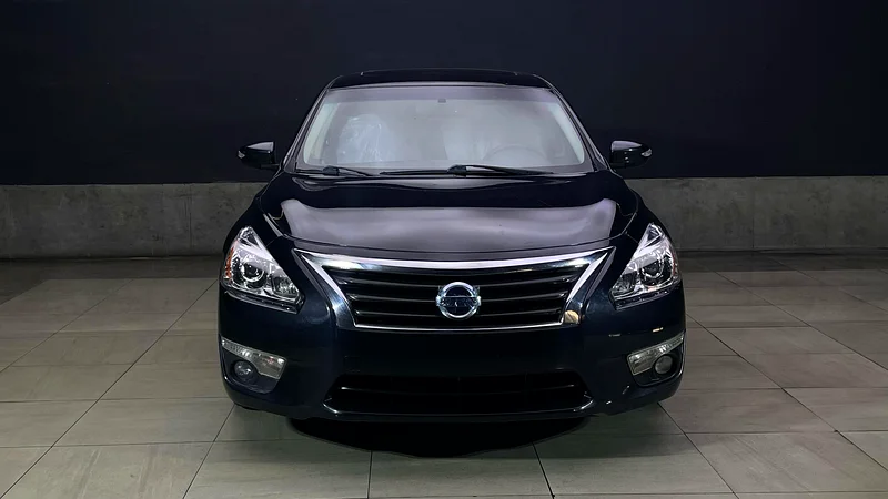 2013 Nissan Altima S Full Option (Sunroof) - Minor damage - Excellent Condition - Fresh Import63147685621251112