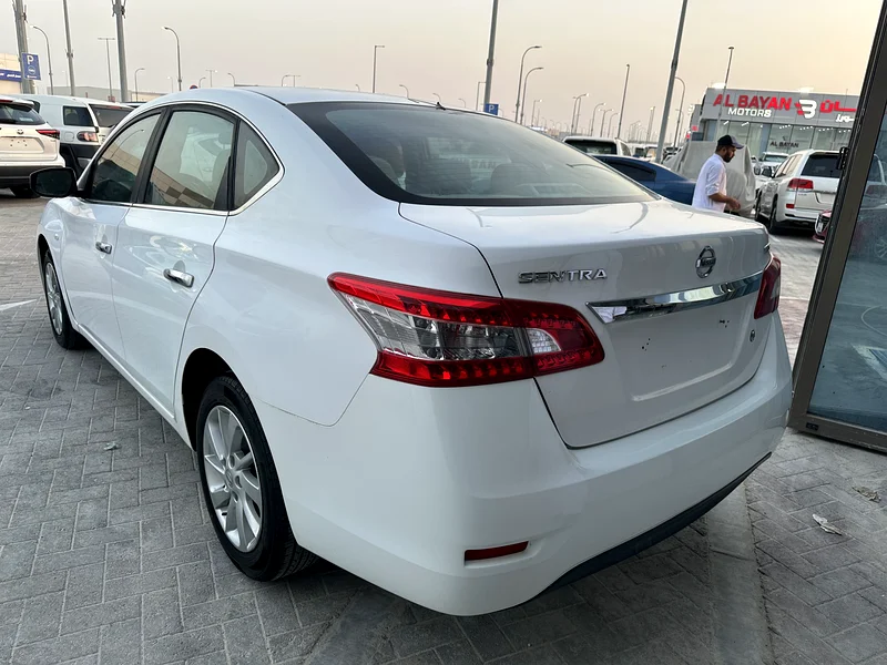 نيسان سينترا موديل 2017 خليجي بحاله ممتازه63167093153411114