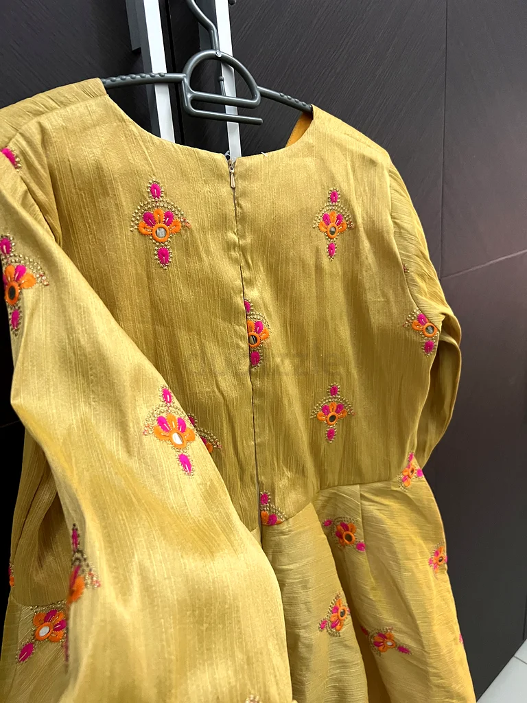فستان أصفر أنيق تقليدي مع تطريز63237617380353112