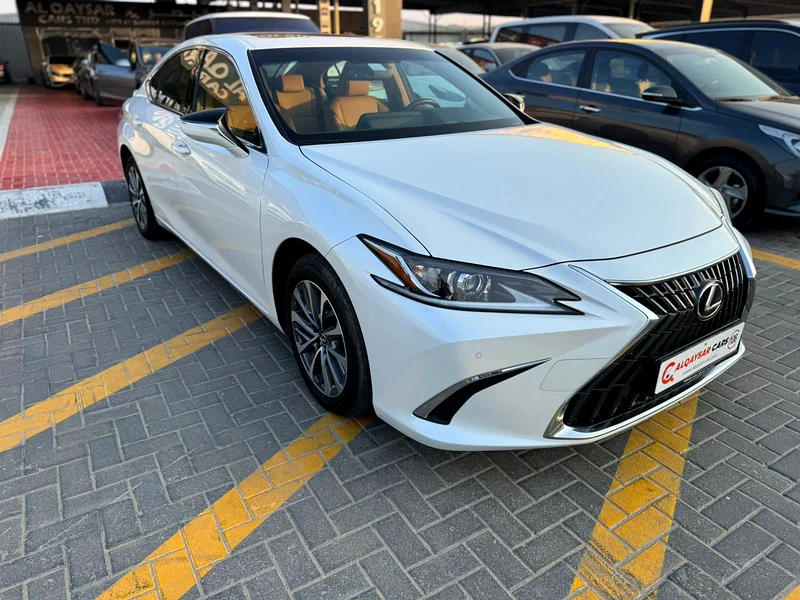 LEXUS ES 300H 2023 GCC63225702010242113