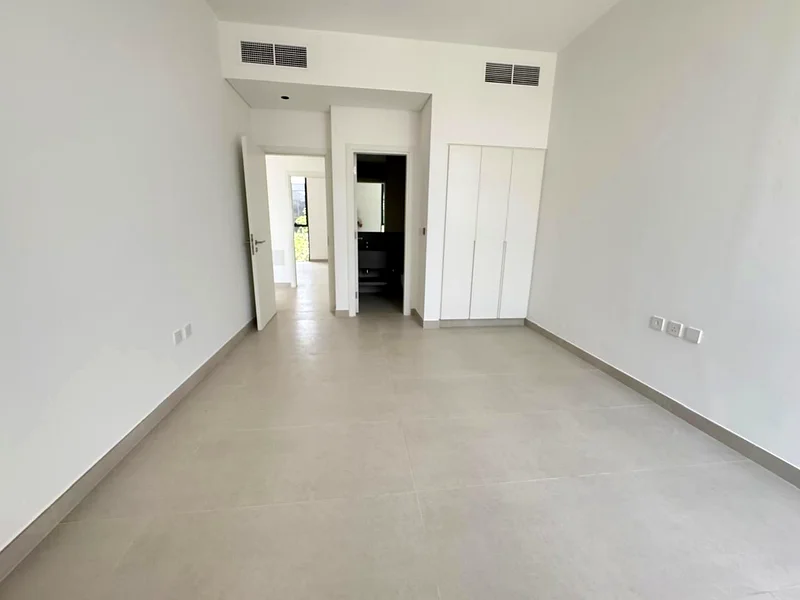 ماركة فاخرة شقة جديدة مكونة من غرفتين نوم // مع غرفة خادمة // حديقة وشرفة62885266644865113