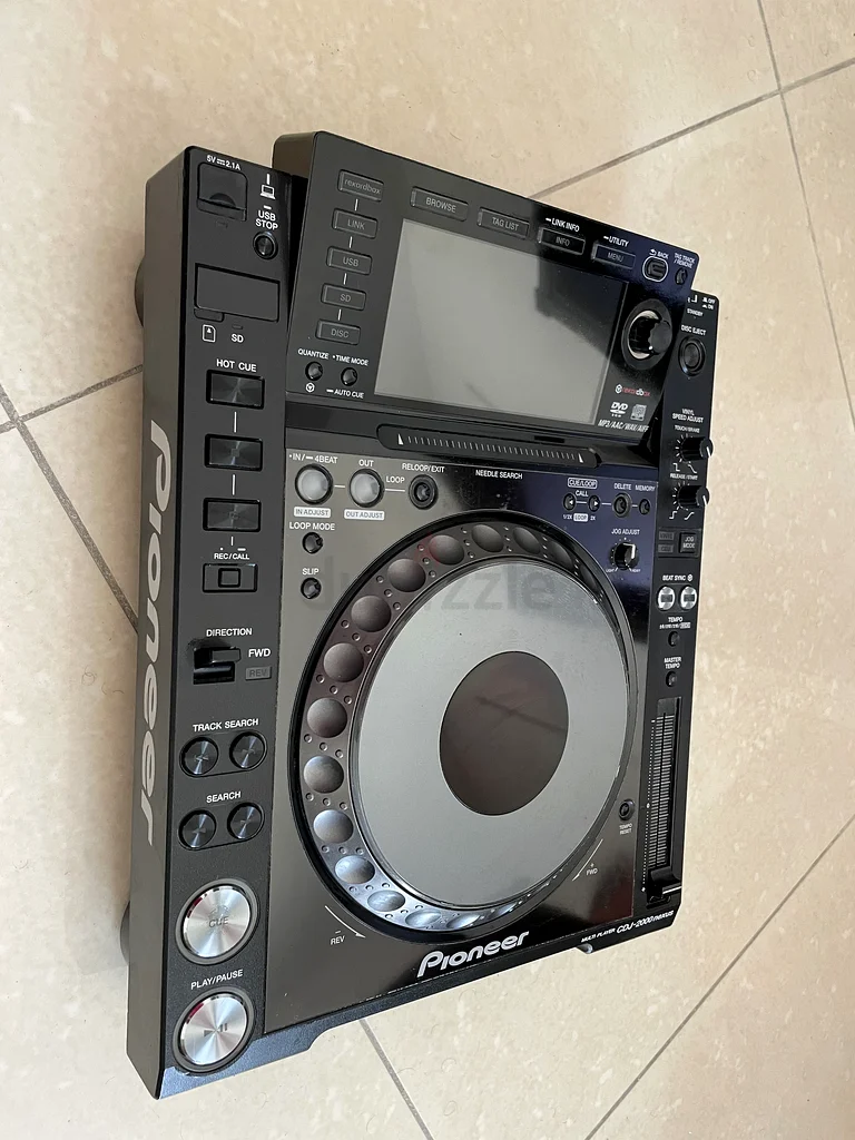 Cdj 2000-nexus63233645972354113