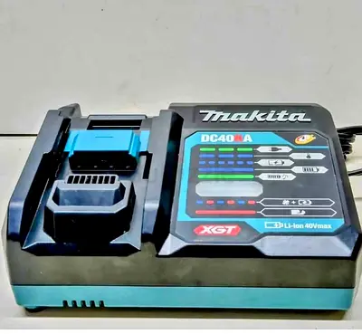 Makita 40.v charger