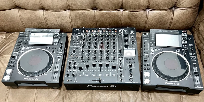 DJ Set cdj-2000-nexus-2  djm-v10632336459658251116