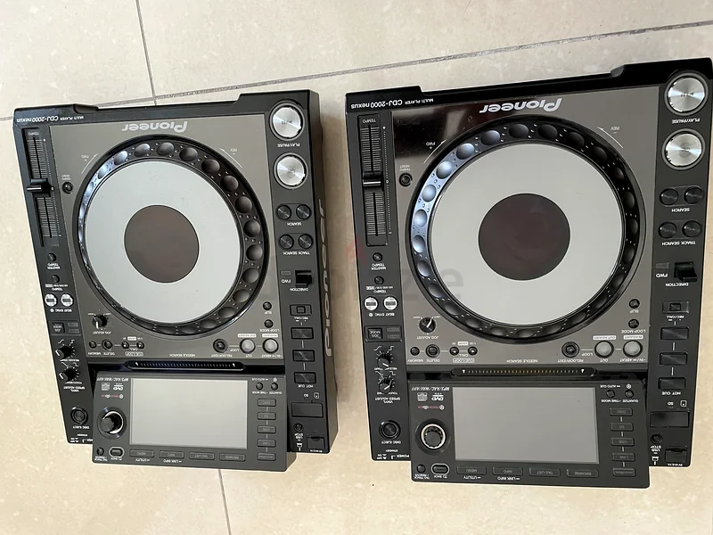 Cdj 2000-nexus63233645972354112