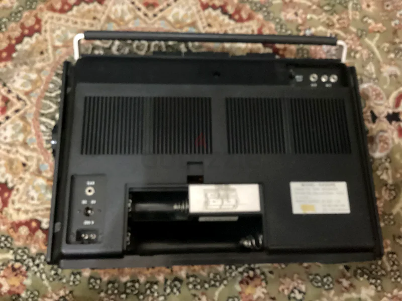 For sale: Antique radio and cassette player (brand Jonan - model 5400PG)63233645992578112