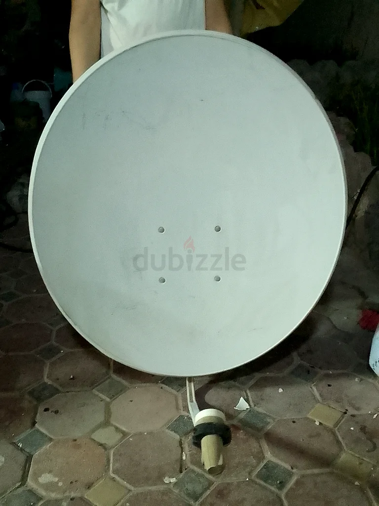 Satellite dish63261260184963111
