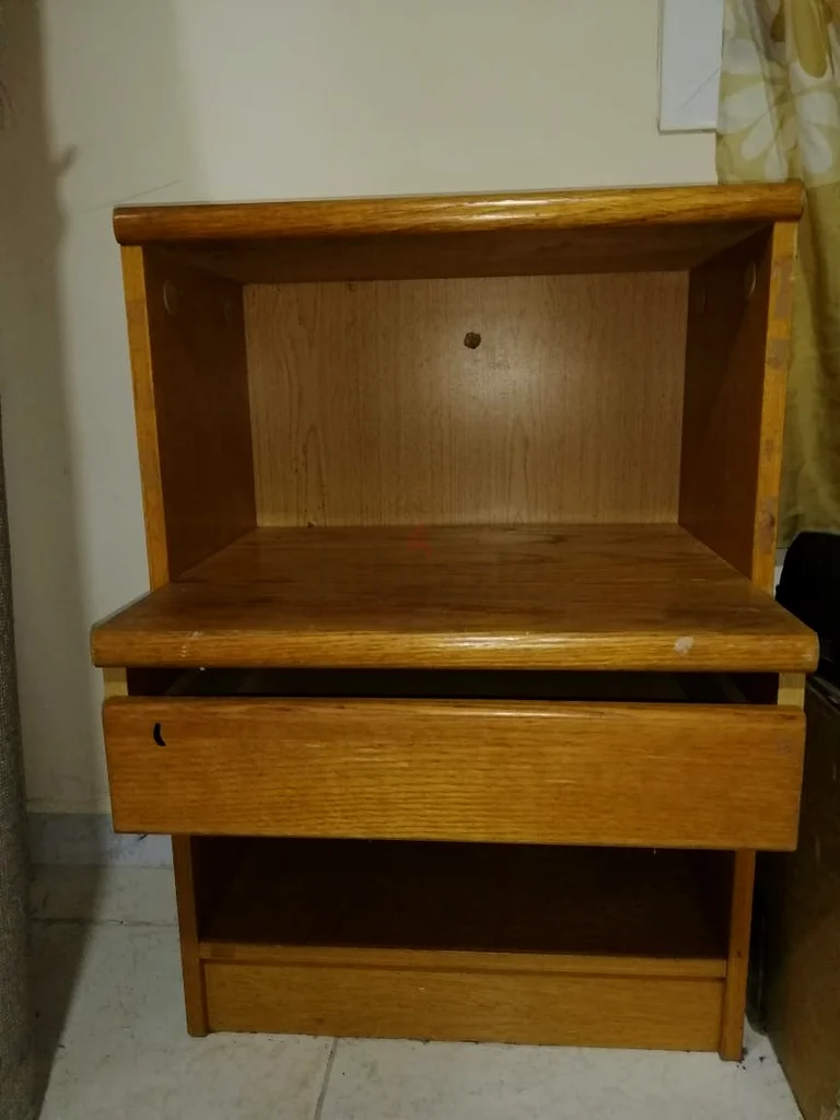 منضدة جانبية أو رف كتب للبيع632188066341151116