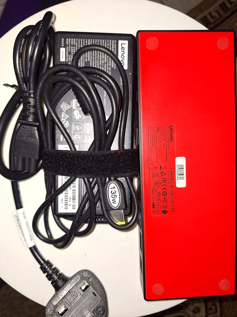 لينوفو ثينك باد دوك يعمل بتقنية ثاندربولت 363166654103426112