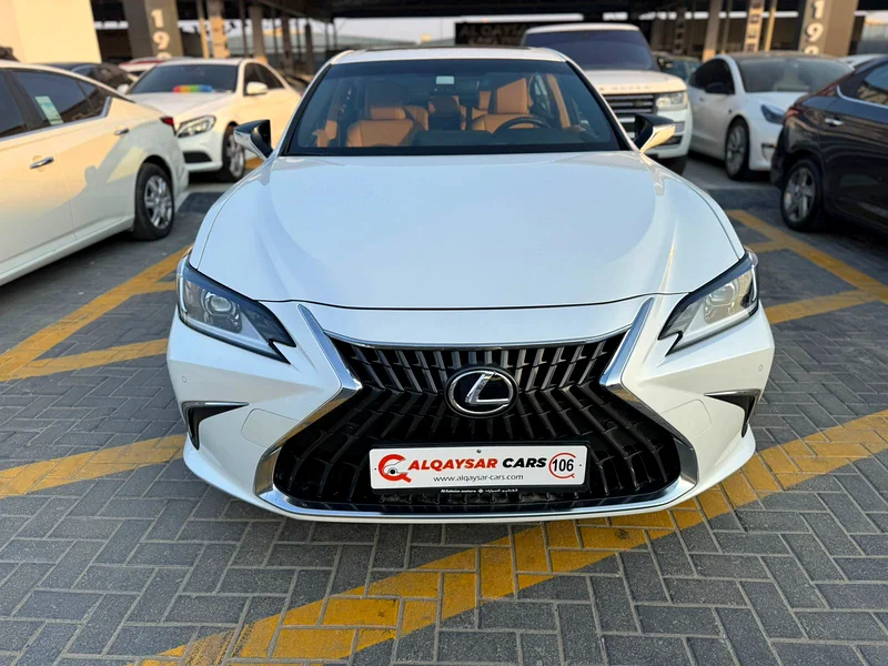 LEXUS ES 300H 2023 GCC63225702010242111