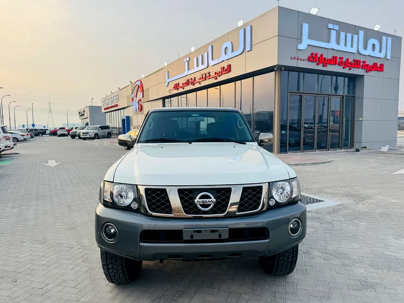 Nissan Patrol Super Safari Gulf model 202363142586345474113