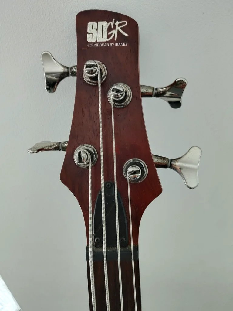 Bass guitar for sale632272761521941124