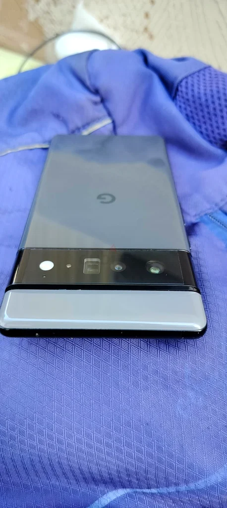Google Pixel 6 Pro perfect condition only a small dot63214899284226110