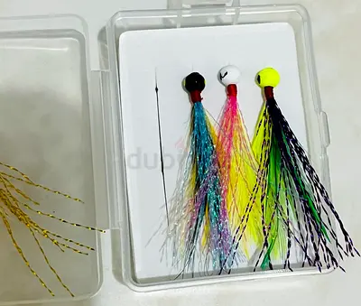 Tiny feather fishing hooks box for 10