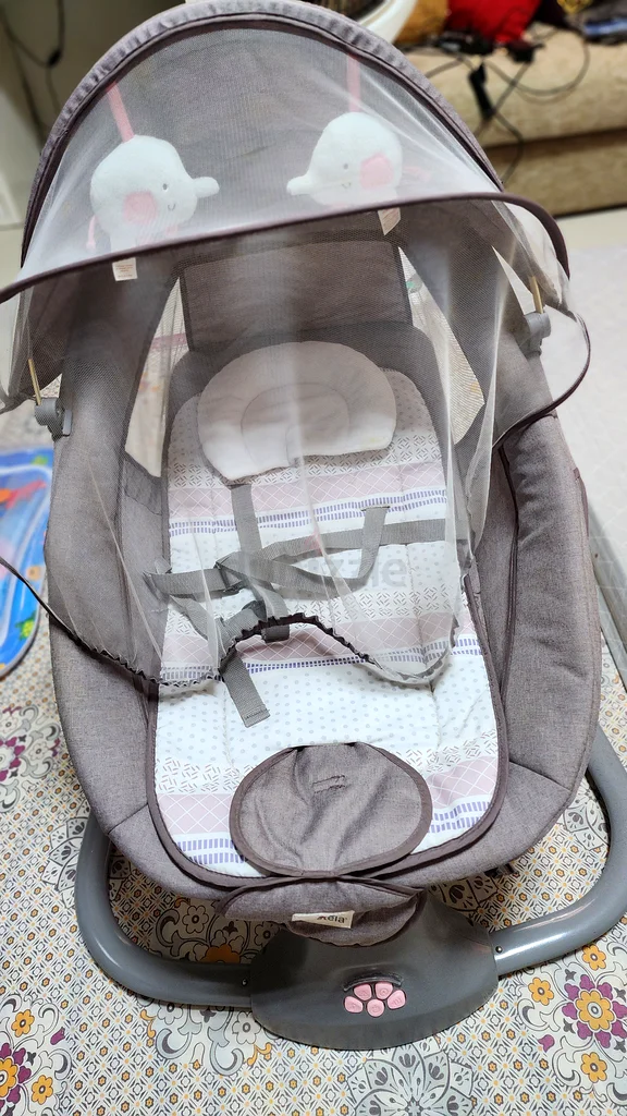 Mastela 3 in 1 Deluxe Multi functional Bassinet/swings63204261595138112