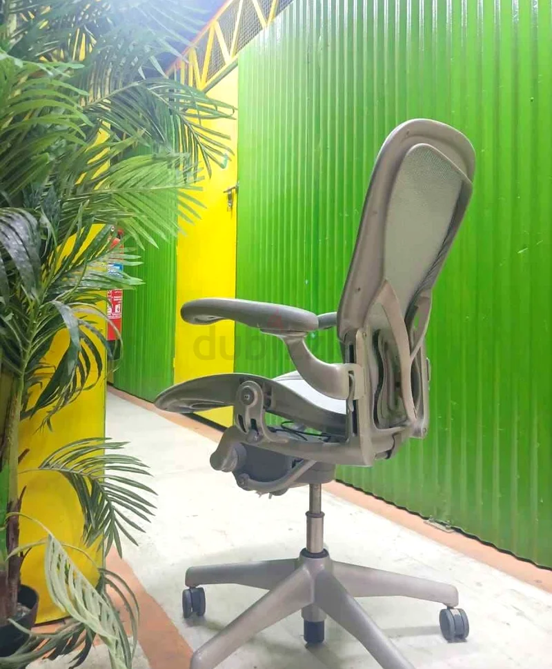 Selling Herman Miller Areon Chair B size and C available63219829476097111