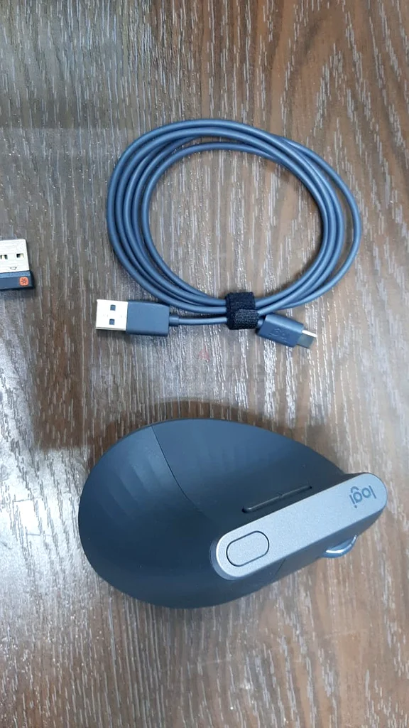 فأرة لوجيتك ماكس فرتيكال لاسلكية (910-005447) بجرافيت63256065831811112