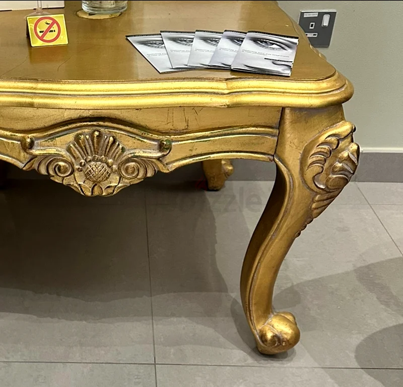 2XL Classic style medium golden coffee table63217330976259111