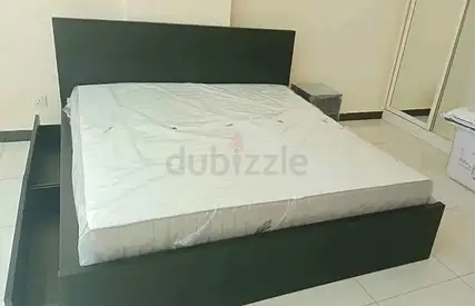 IKEA malam king size 180/200bed with IKEA mattress and 2 storage drawers underneath