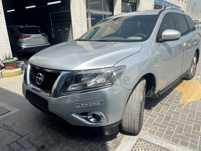 Nissan Pathfinder SV 4WD GCC63148166414467111