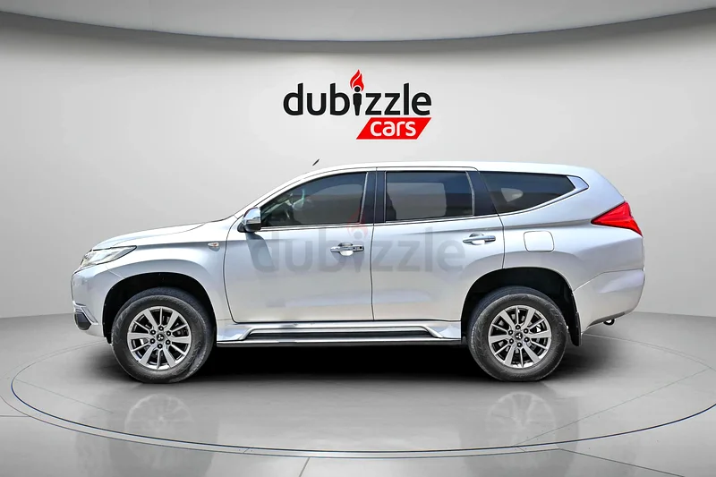 AED 795/month | 2017 Mitsubishi Montero Sport  | GCC Specs | Ref#32279963225309491842114