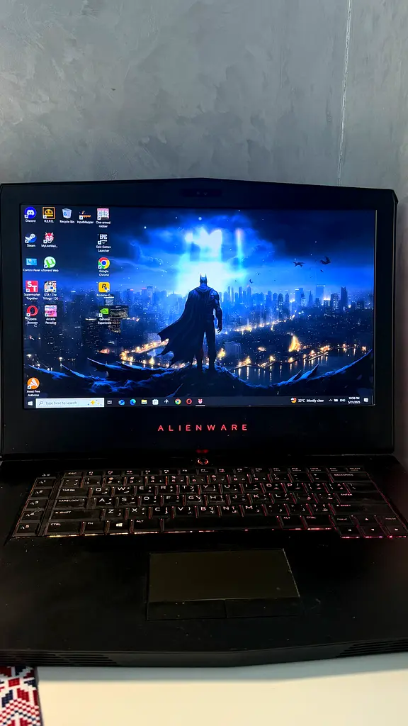 Alienware 15 R363255525491842112