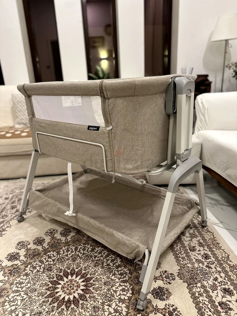 Giggles Watson Side bassinet with glide63195625456257111