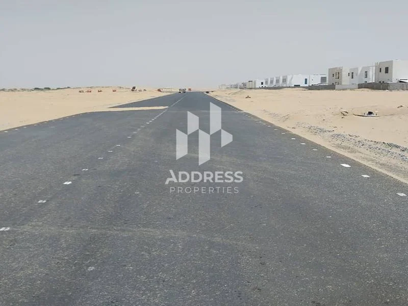 فرصة ذهبية أرض سكنية 10000 قدم مربع في منطقة الهوشي - الشارقة بسعر 1.8 مليون درهم إماراتي62863770121091111