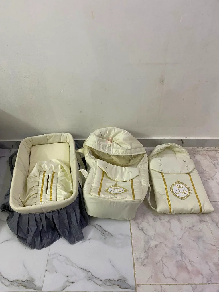 طقم فاخر للأطفال من 3 قطع - سرير موسى، سرير متنقل، حقيبة نوم - الطراز الذهبي631757371980831124