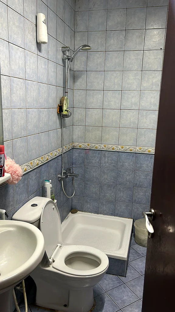 وحدة مغلقة بالكامل متاحة للإيجار63796260220673112