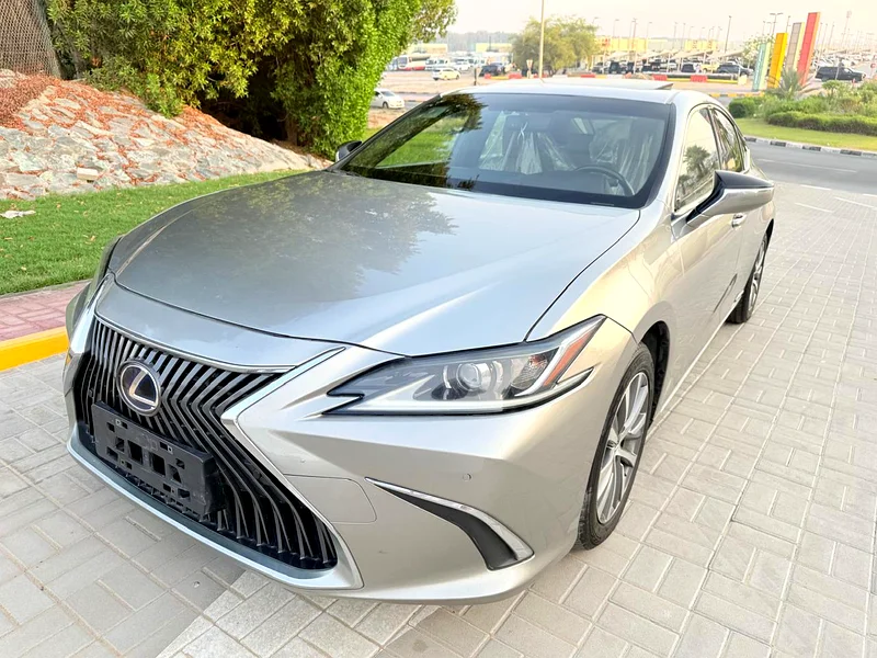 LEXUS ES 300H HYBRID GCC 202063169917903746112