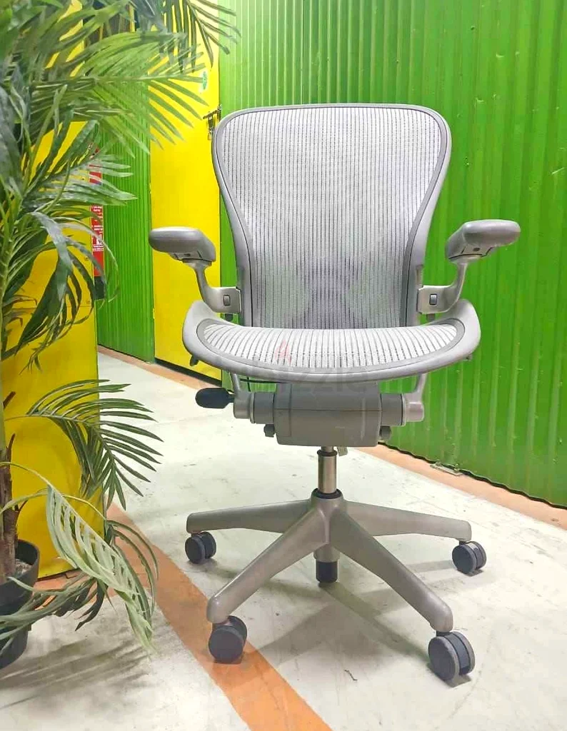 Selling Herman Miller Areon Chair B size and C available63219829476097117
