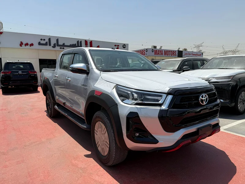TOYOTA HILUX 4.0 FENDER WHITE 202563147688654210112