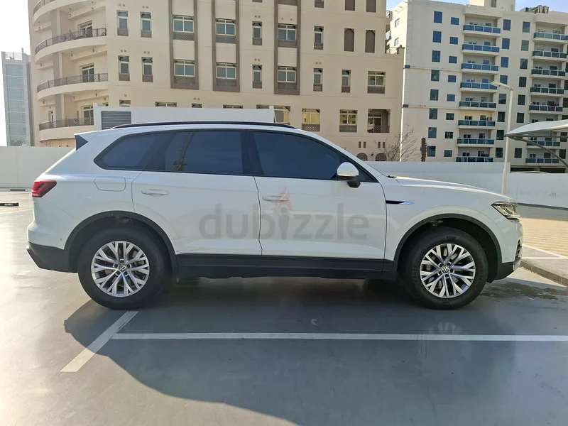 2112 درهم/شهريًا | فولكس فاجن توارات 2023 ترينلاين | مواصفات خليجية | رقم المرجع#31628763171745901570113