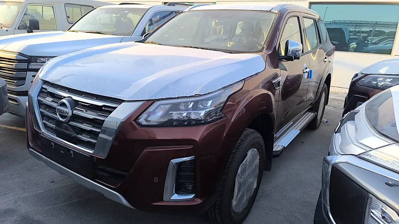 نيسان إكس تيرا بلاتينيوم 4x4 موديل 202463231158850819110