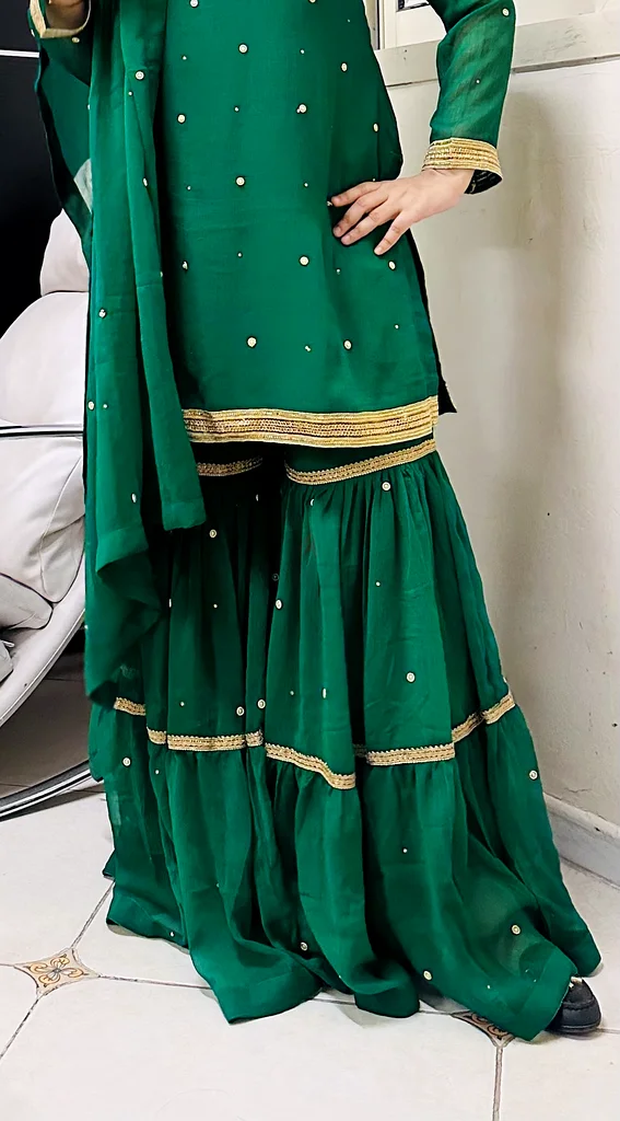 Eid dress Very pretty brand new gharara chiffon material size medium ti large 20 inch chest size632416667443221120