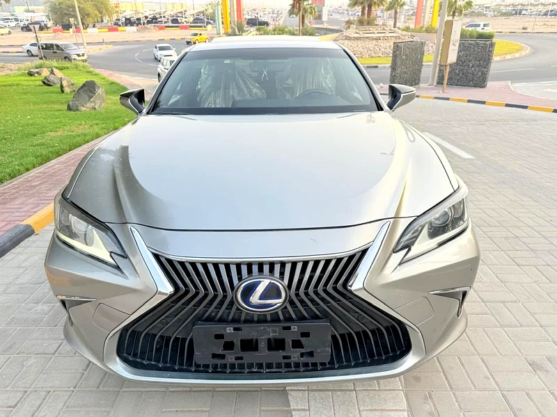 LEXUS ES 300H HYBRID GCC 202063169917903746113