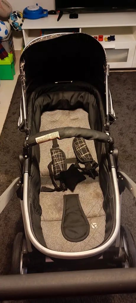 Stylish and Comfortable Baby Stroller for Sale!