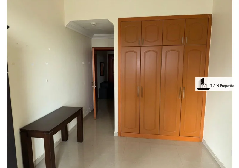 مبنى منخفض | قريب من المترو | شاطئ جي بي أر62891342243329114