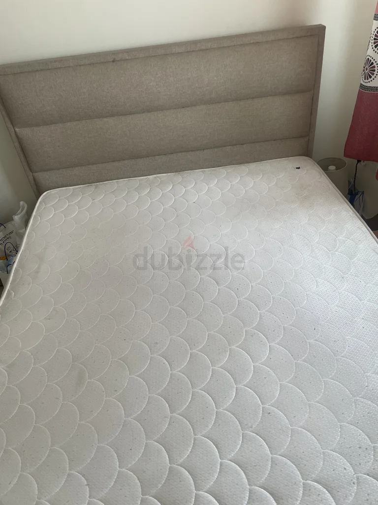 إطار سرير أطفال جذاب باللون الأبيض - مثالي لأي غرفة نوم62867839872643113