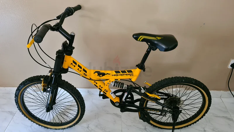 Original  Ford licenced, multi speed  yellow Mustang bycle for kids63198632319361112