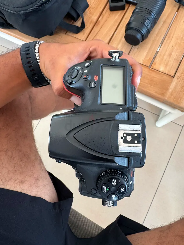 Nikon camera D 81063233636865027113