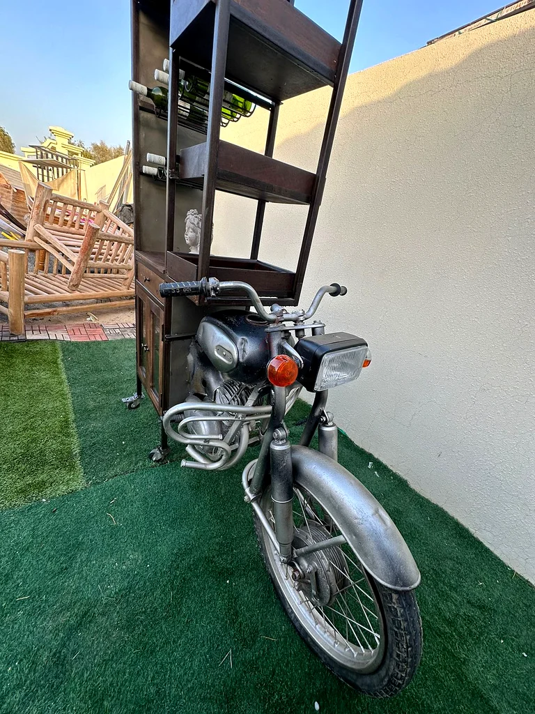 Outdoor industrial bar63189119062657112