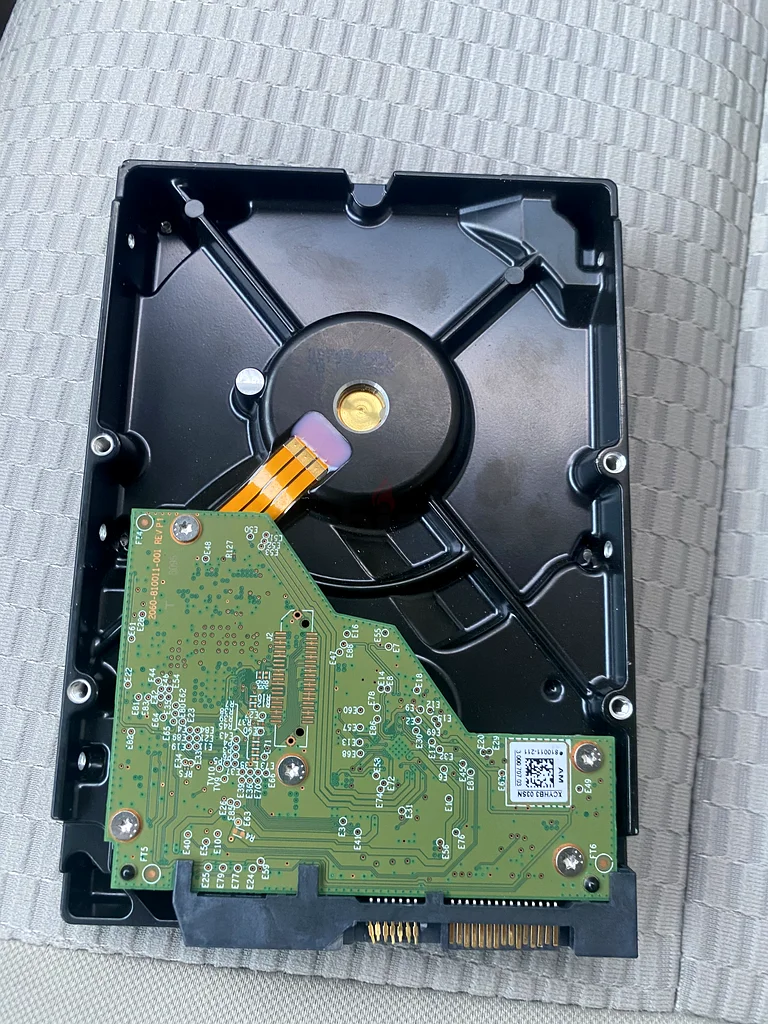Internal hard drive 2 TB63168044732033111