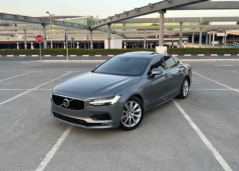 Volvo S90 T5 Momentum 2020 GCC Specification (Full Volvo Service History / Both Keys / Single Owner)63178403197443113